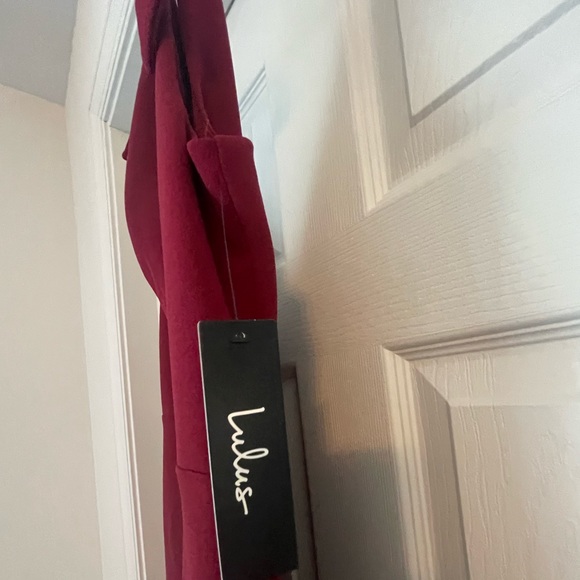 Red midi sleeveless Lulu’s dress. - Picture 3 of 4